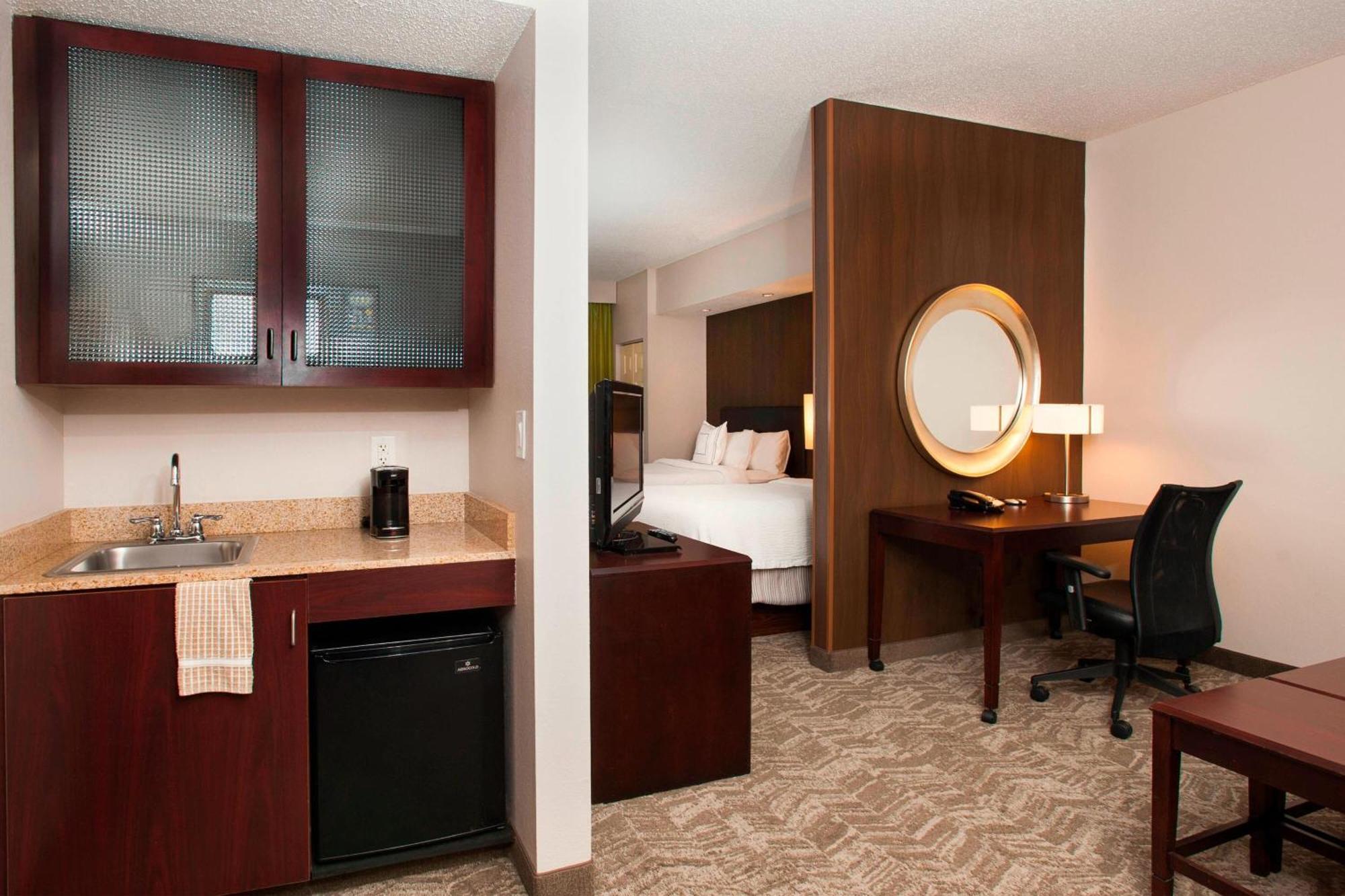 Springhill Suites Birmingham Colonnade Экстерьер фото